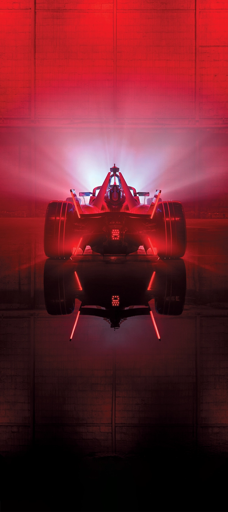 Black ë-SpaceTourer drive on the roads